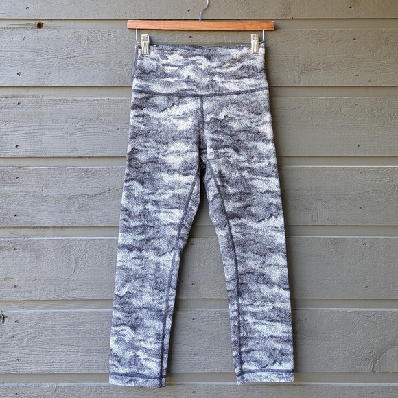 Lululemon Wunder Under Crop (Hi-Rise) (21") Luon Hazy Days Black White - Picture 10 of 10